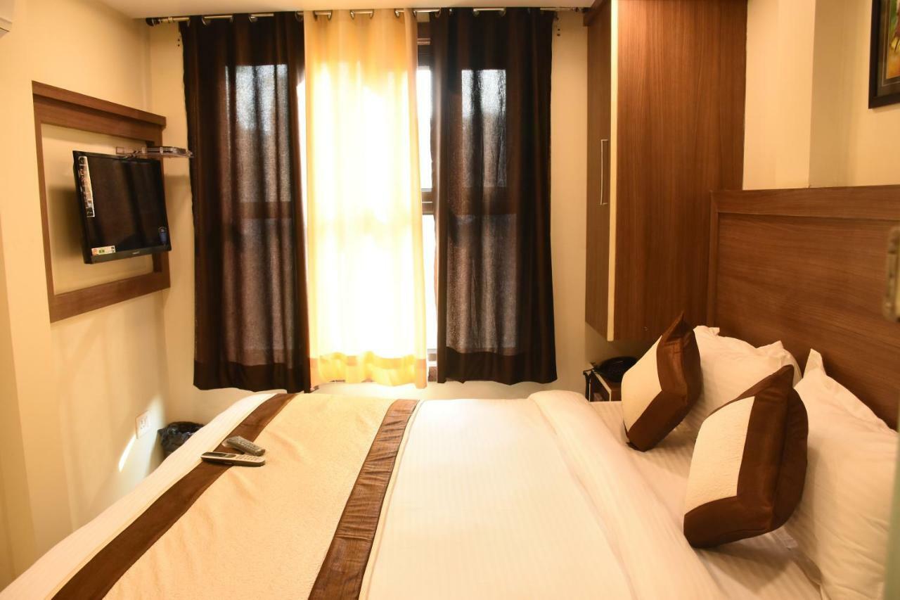 Hotel Kaushal Palace New Delhi Buitenkant foto